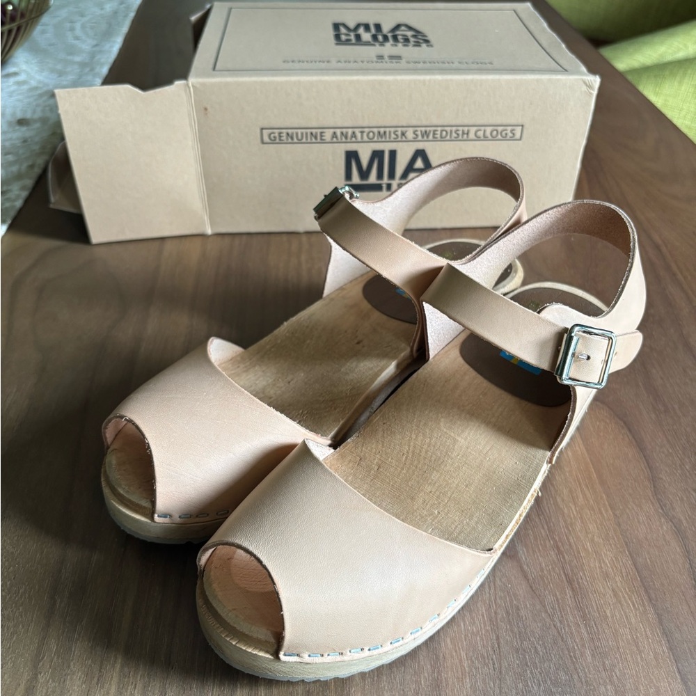 Clogs - Picture 5 of 8